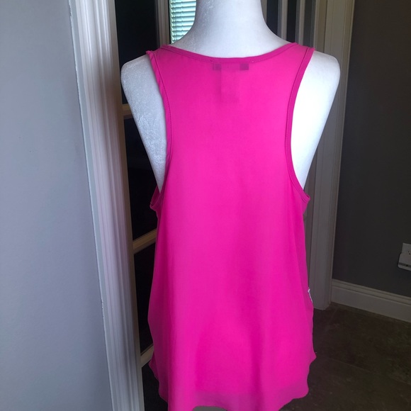 Fun pink top! - Picture 3 of 5